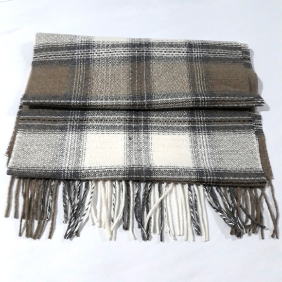 V. Fraas Cashmink plaid scarf - Picture 3 of 6